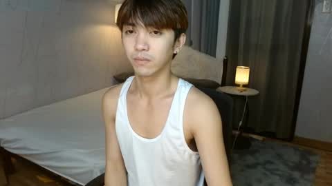 Snapshot of louieismy_name chatting on January 5, 1:35 am ignot ursh online show from January 5, 1:35 am