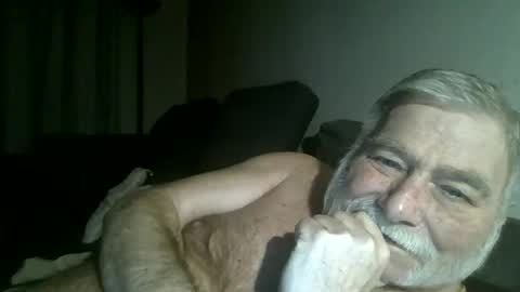Snapshot of louis_chokdee chatting on January 10, 4:41 pm louis_chokdee online show from January 10, 4:41 pm