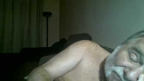 Snapshot of louis_chokdee chatting on January 17, 4:59 pm louis_chokdee online show from January 17, 4:59 pm