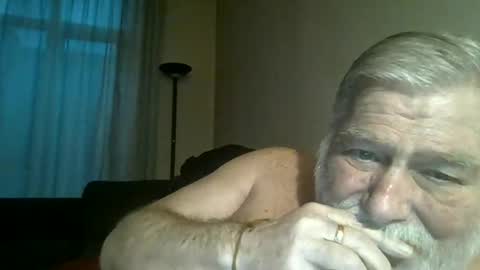 Snapshot of louis_chokdee chatting on January 23, 4:27 pm louis_chokdee online show from January 23, 4:27 pm