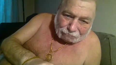 Snapshot of louis_chokdee chatting on February 15, 4:34 pm louis_chokdee online show from February 15, 4:34 pm