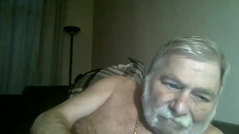 Snapshot of louis_chokdee chatting on January 26, 4:41 pm louis_chokdee online show from January 26, 4:41 pm