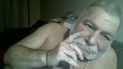Snapshot of louis_chokdee chatting on February 10, 5:30 pm louis_chokdee online show from February 10, 5:30 pm