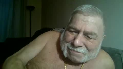 Snapshot of louis_chokdee chatting on February 13, 5:11 pm louis_chokdee online show from February 13, 5:11 pm