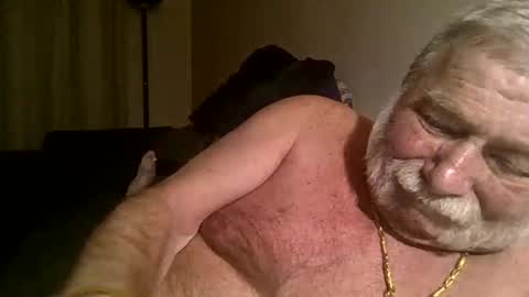 Snapshot of louis_chokdee chatting on February 21, 6:26 pm louis_chokdee online show from February 21, 6:26 pm
