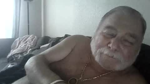 Snapshot of louis_chokdee chatting on September 21, 4:29 pm louis_chokdee online show from September 21, 4:29 pm