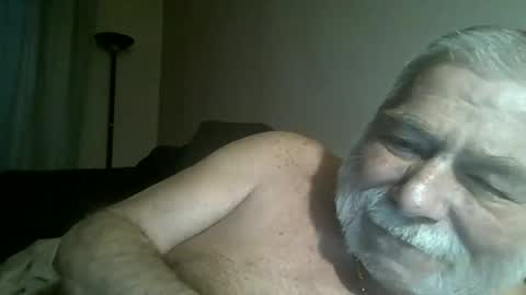 Snapshot of louis_chokdee chatting on December 11, 3:55 pm louis_chokdee online show from December 11, 3:55 pm