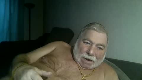 Snapshot of louis_chokdee chatting on December 30, 3:46 pm louis_chokdee online show from December 30, 3:46 pm