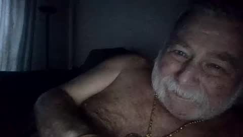 Snapshot of louis_chokdee chatting on January 6, 3:40 pm louis_chokdee online show from January 6, 3:40 pm