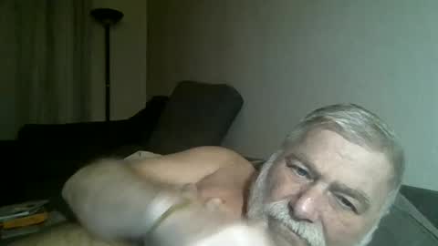 Snapshot of louis_chokdee chatting on December 28, 6:08 pm louis_chokdee online show from December 28, 6:08 pm