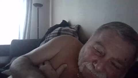 Snapshot of louis_chokdee chatting on March 12, 5:17 pm louis_chokdee online show from March 12, 5:17 pm
