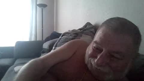 Snapshot of louis_chokdee chatting on February 9, 3:45 pm louis_chokdee online show from February 9, 3:45 pm