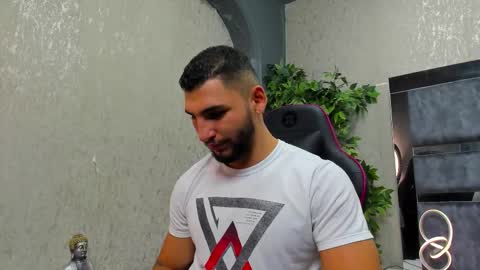 Louis online show from October 15, 10:17 pm