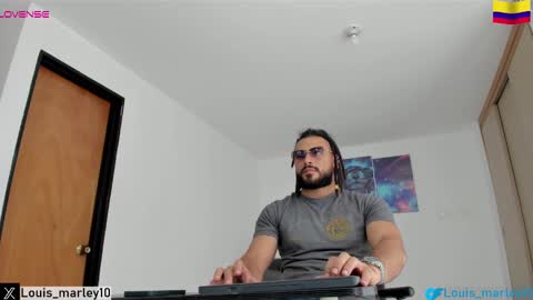 louis_marley_ online show from March 7, 7:27 pm