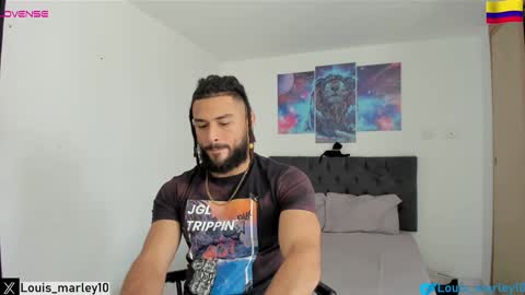 louis_marley_ online show from January 15, 5:05 pm