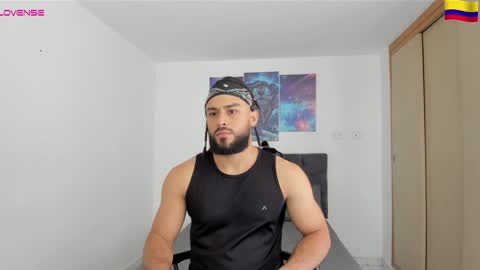 louis_marley_ online show from December 23, 6:48 pm