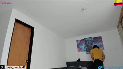 louis_marley_ online show from March 4, 4:09 pm