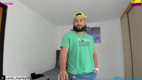 louis_marley_ online show from September 24, 3:21 pm