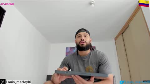 louis_marley_ online show from October 2, 4:22 pm