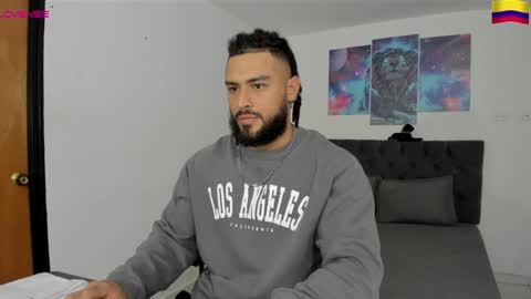 louis_marley_ online show from December 27, 10:05 pm