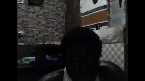 lovebirds684255 online show from April 13, 12:22 am