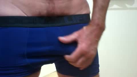 lovehairyone online show from November 9, 5:00 am