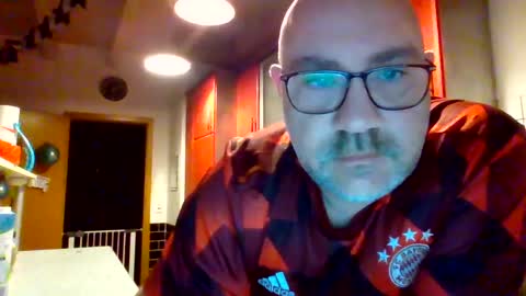 Snapshot of lover010983 chatting on February 15, 5:09 am lover010983 online show from February 15, 5:09 am