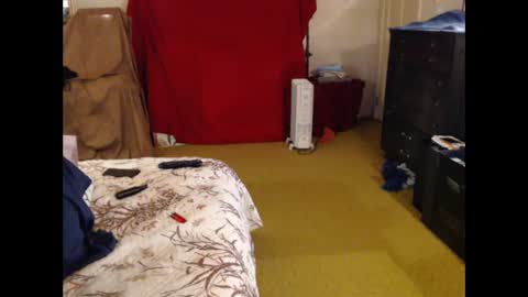 Snapshot of lover31660 chatting on January 22, 2:37 am Lover31660 online show from January 22, 2:37 am