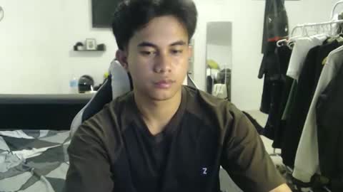 loverboyph04 online show from December 23, 1:58 am