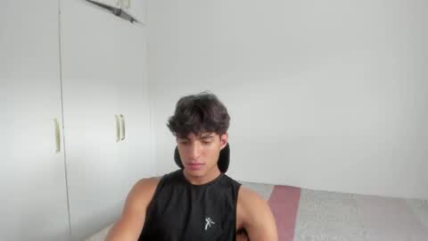 lucacosta19 online show from May 30, 7:58 pm
