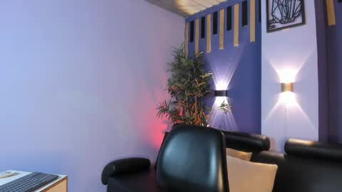 Lucas online show from April 19, 2:44 am