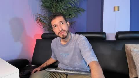 Lucas online show from April 1, 4:25 am