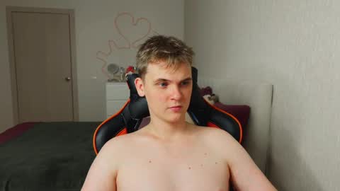 Snapshot of lucas_dany chatting on September 30, 4:29 am Lucas Gill online show from September 30, 4:29 am