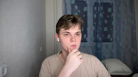 Snapshot of lucas_dany chatting on December 7, 2:20 am Lucas Gill online show from December 7, 2:20 am