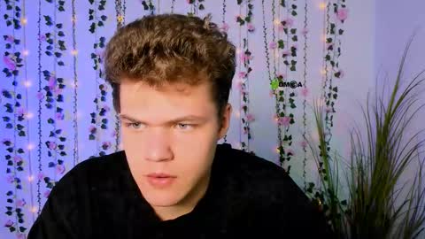 lucas_long_ online show from September 17, 5:30 am