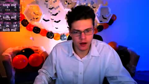 lucas_long_ online show from October 26, 9:33 am