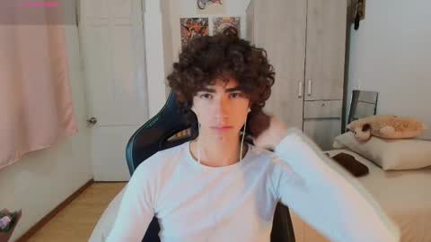 lucas_xo online show from February 3, 3:04 am