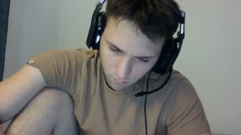 lucasbacon13 online show from December 17, 4:56 am