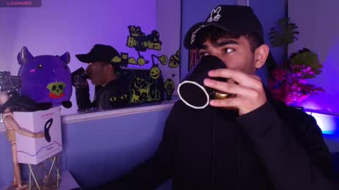 lucascarterr online show from October 2, 4:38 am