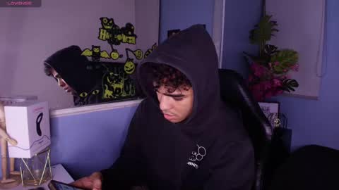 lucascarterr online show from October 1, 12:03 am