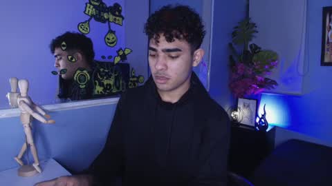 lucascarterr online show from September 25, 5:17 am