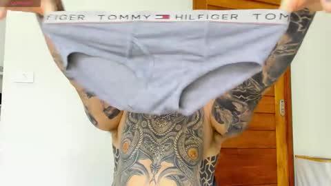 lucasexclusive online show from October 19, 5:45 am