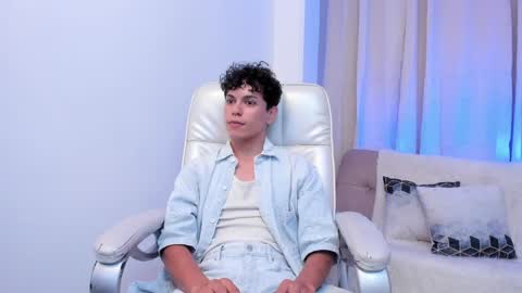 Lucho online show from March 31, 4:03 am