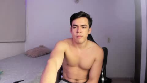 Lucian Gomez online show from February 6, 5:03 am