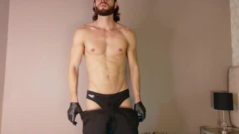 Luciano online show from October 1, 11:30 pm