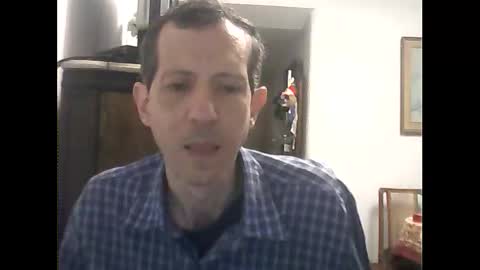 Snapshot of lucianoaxel chatting on December 25, 4:54 am Luciano online show from December 25, 4:54 am
