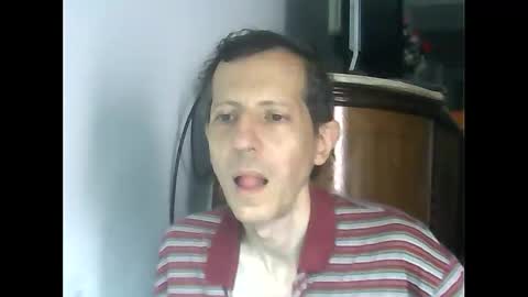 Snapshot of lucianoaxel chatting on February 23, 8:31 pm Luciano online show from February 23, 8:31 pm