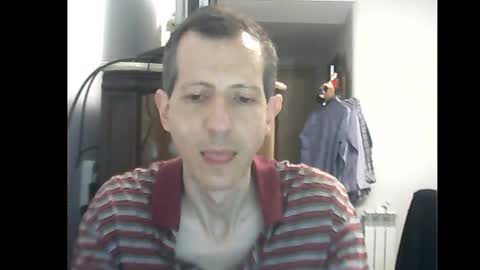 Snapshot of lucianoaxel chatting on December 12, 1:10 am Luciano online show from December 12, 1:10 am