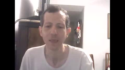 Snapshot of lucianoaxel chatting on January 1, 4:18 am Luciano online show from January 1, 4:18 am