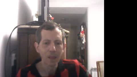 Snapshot of lucianoaxel chatting on January 12, 12:39 am Luciano online show from January 12, 12:39 am